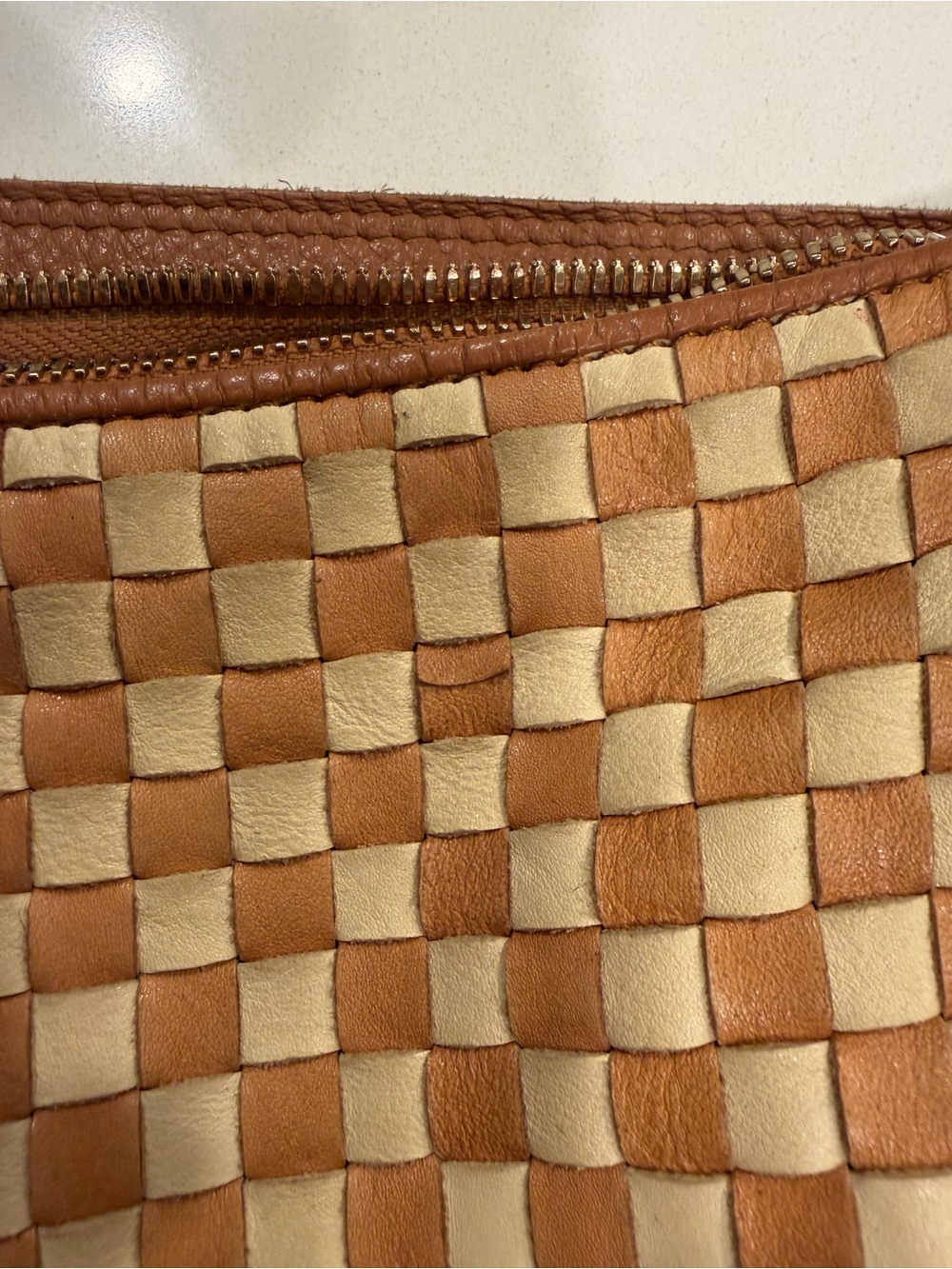 Clare V Moyen Messenger bag woven checker tan & cream - Picture 8 of 11